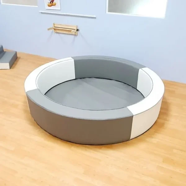 Round Ball Pool in Grey & White